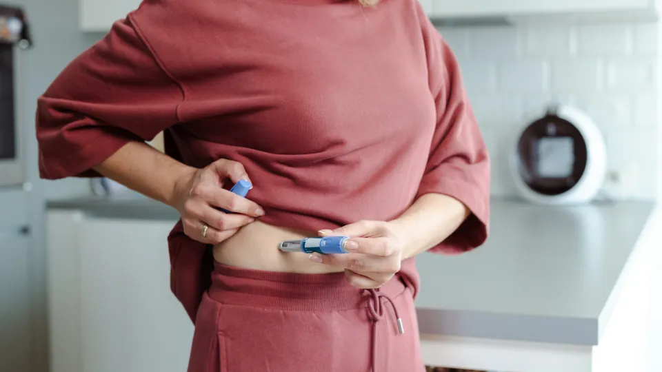A person injecting insulin. Photo: iStock