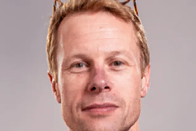 Nicholas J Timpson