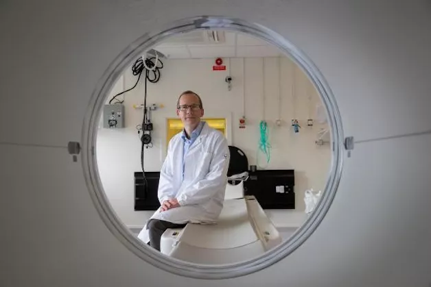 Professor Oskar Hansson in clinical environment. Photo. Courtesy by the Knut and Alice Wallenbergs foundation