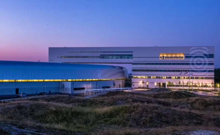 View of Max IV by night. Photo: Leif Jansson
